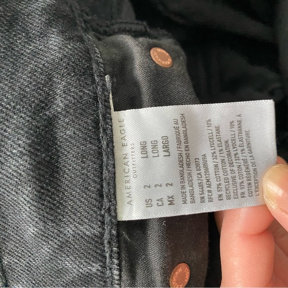 American Eagle stretch straight leg jeans, size 2, long, in black - Picture 4 of 5